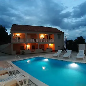 apartment-elena-galovac-zadar.hotelinzadar.com/
